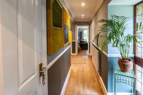 14 Bishops Field, Aston Clinton, Aylesbury, HP22 5BB