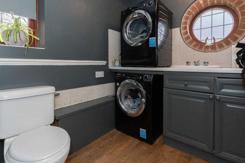 14 Bishops Field, Aston Clinton, Aylesbury, HP22 5BB