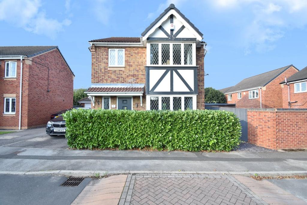 Hayfield Close, Normanton 3 bed detached house £220,000