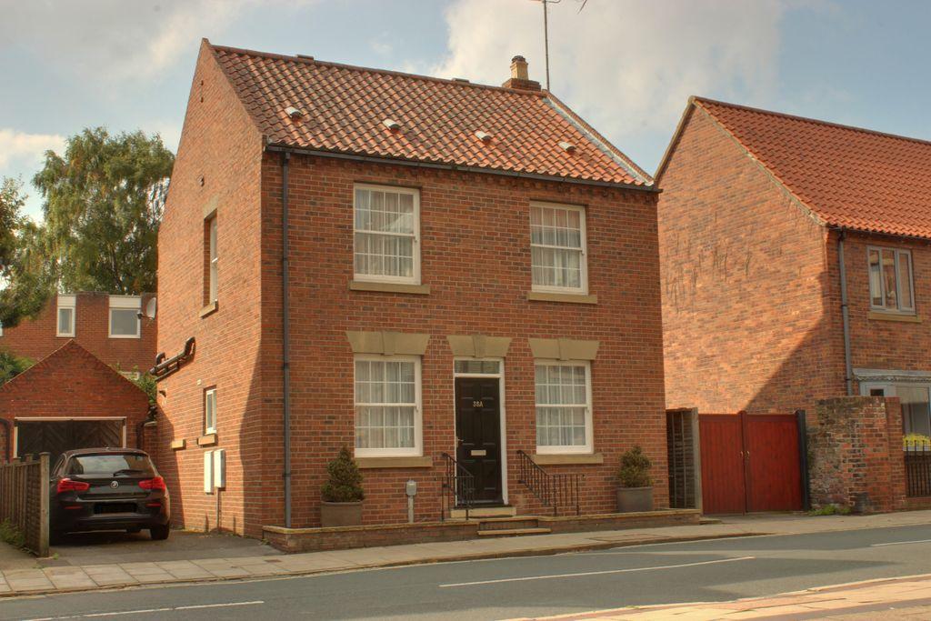 Eastgate, Beverley HU17 0DT 3 bed detached house £375,000
