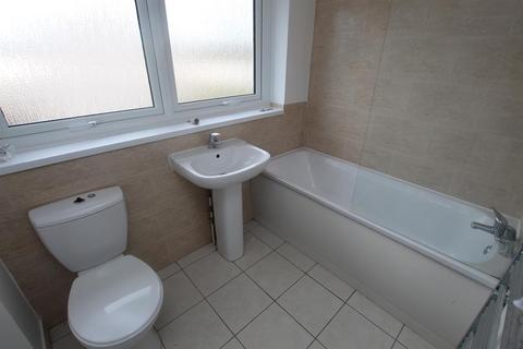 3 bedroom end of terrace house to rent - Neville Close, Redditch, B98 8JB