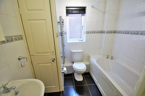 38 Herolf Way, Harleston, IP20 9QA