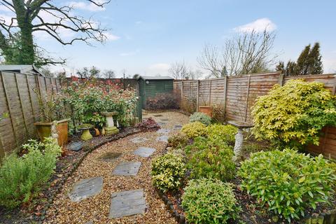 38 Herolf Way, Harleston, IP20 9QA