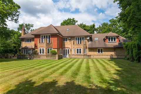 6 bedroom detached house to rent, Dukes Kiln Drive, Gerrards Cross, Buckinghamshire, SL9