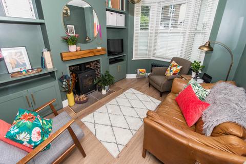 79 Tharp Road, Wallington, SM6 8LG