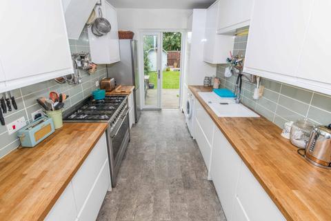 79 Tharp Road, Wallington, SM6 8LG