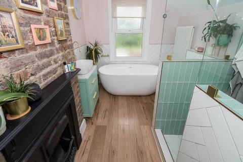 79 Tharp Road, Wallington, SM6 8LG