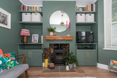 79 Tharp Road, Wallington, SM6 8LG