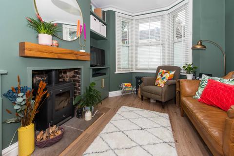 79 Tharp Road, Wallington, SM6 8LG