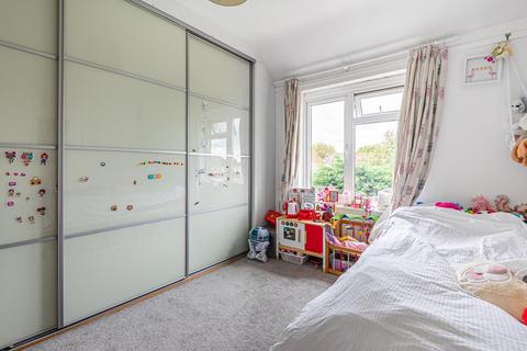 34 Alvescot Road, Swindon, SN3 1BL