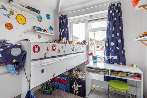 34 Alvescot Road, Swindon, SN3 1BL