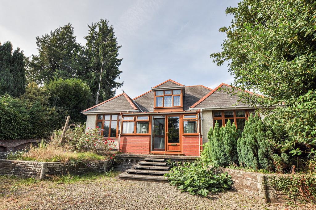 New Dixton Road, Monmouth 3 bed detached bungalow £530,000