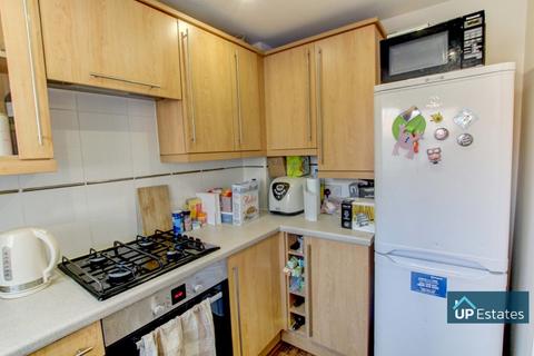 16 Whitebeam Way, Nuneaton, CV10 0LJ