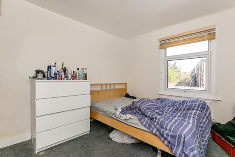 34 Letchford Gardens, London, NW10 6AH