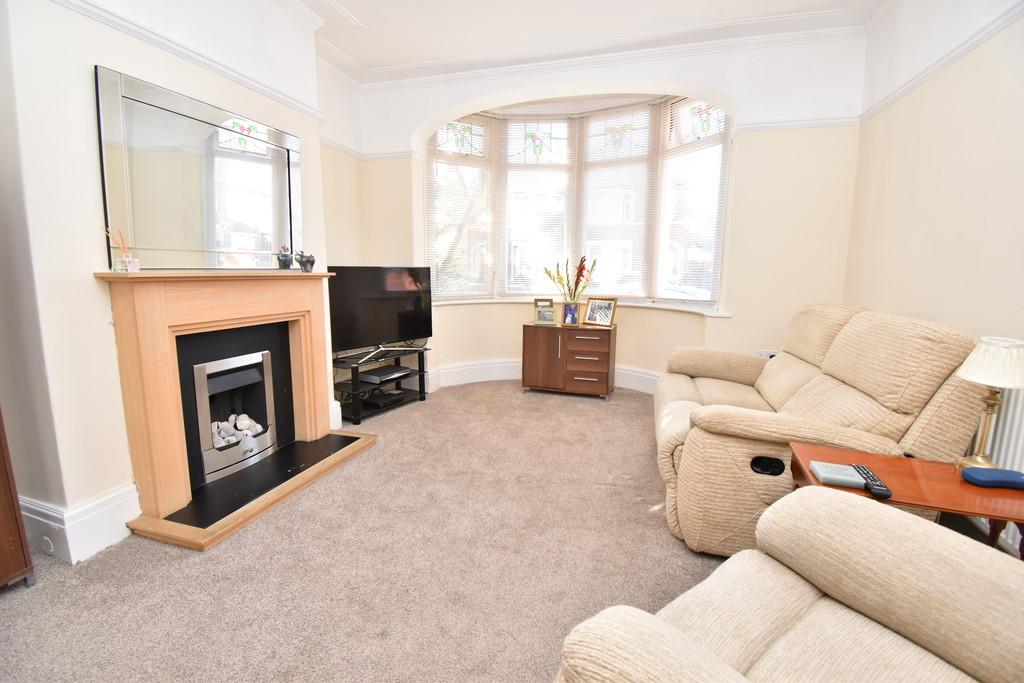 Collingwood Avenue, Blackpool, FY3 3 bed semidetached house £145,000