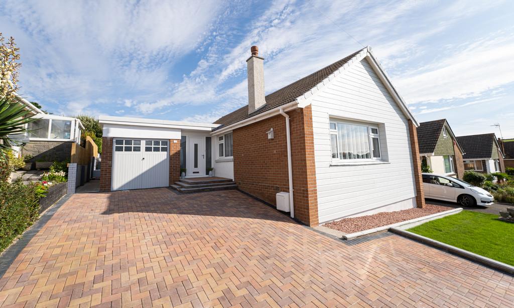Longlands Drive, Heybrook Bay 3 bed detached bungalow £469,950
