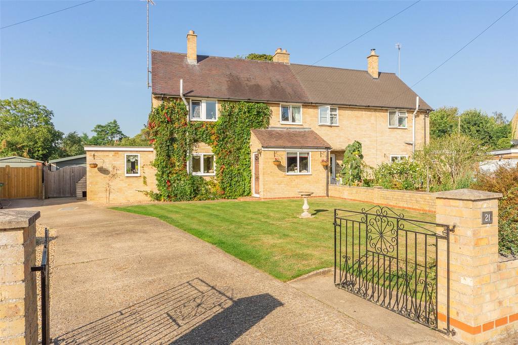 Beech Close, Little Shelford, Cambridge 3 bed semidetached house £