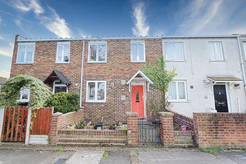 17 Cypress Path, Romford, RM3 8BD