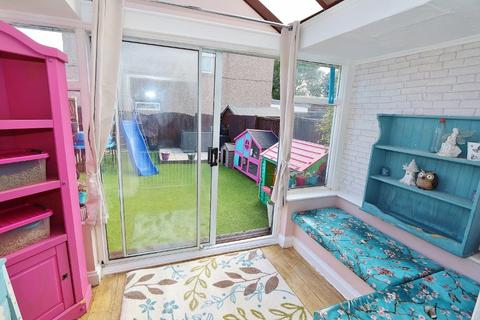 17 Cypress Path, Romford, RM3 8BD