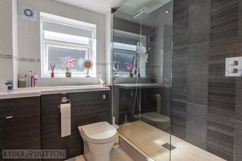 29 Thorpe Close, Austerlands, Oldham, OL4 3QL