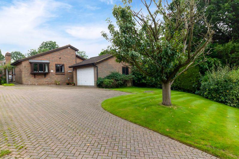 Hillbury Road, Warlingham 3 bed detached bungalow £750,000