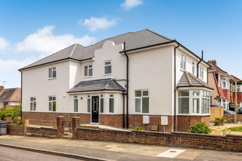 North Close, Bexleyheath 4 bed semidetached house £775,000