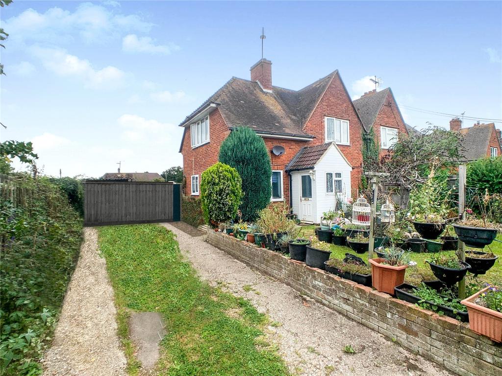 Southend Road, Bradfield Southend, Reading, Berkshire, RG7 3 bed semi-detached house - £440,000