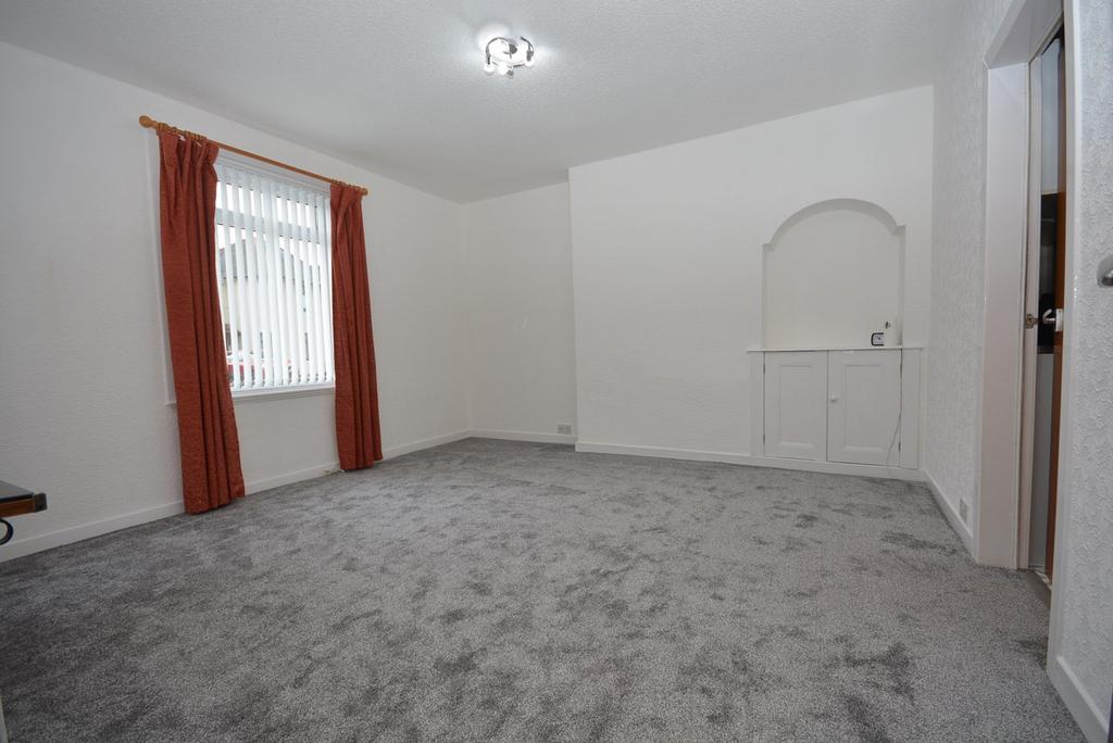 Queen's Crescent, Newmilns, KA16 2 bed semidetached house £85,000