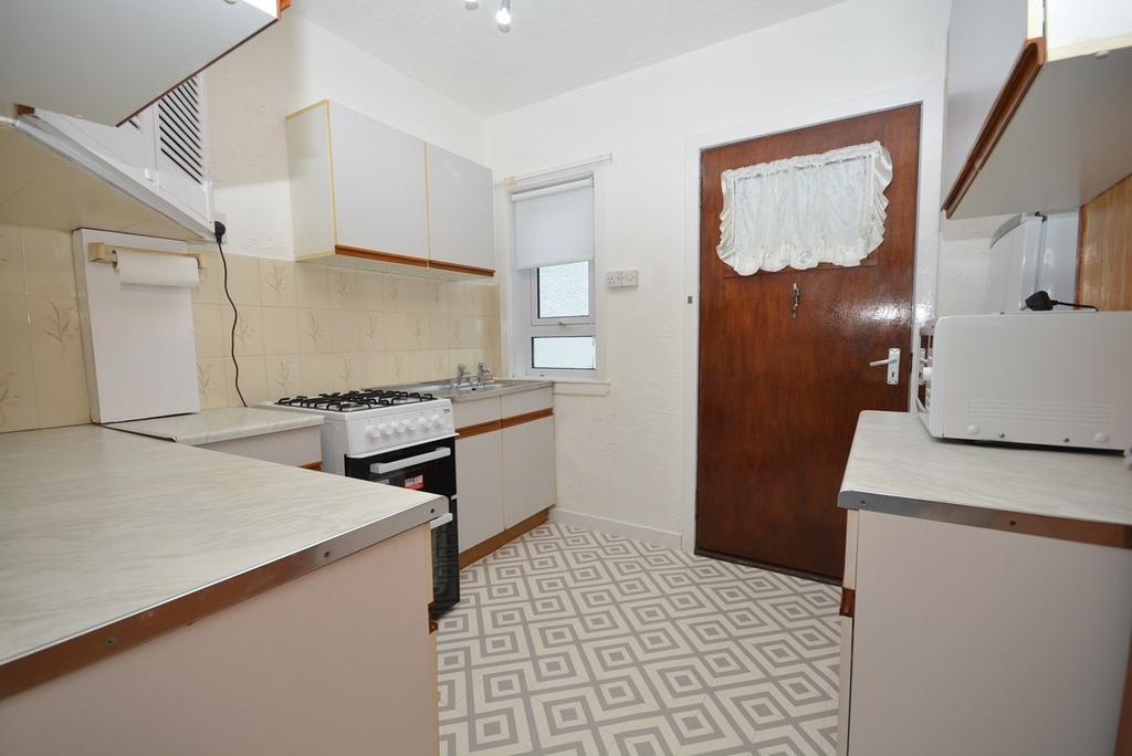 Queen's Crescent, Newmilns, KA16 2 bed semidetached house £85,000