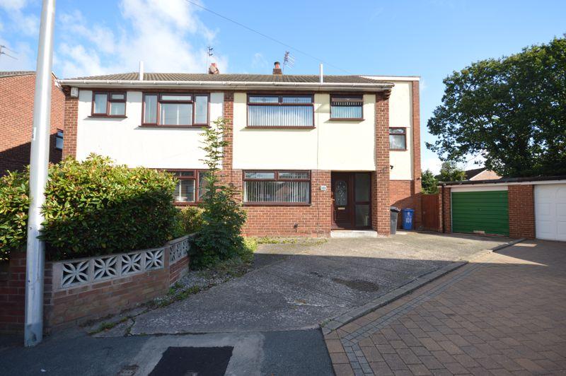 Lakeside Close, Widnes 4 bed semidetached house £235,000