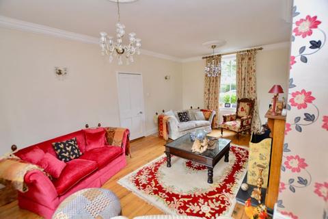 5 bedroom character property for sale - Ryhall Road, Stamford