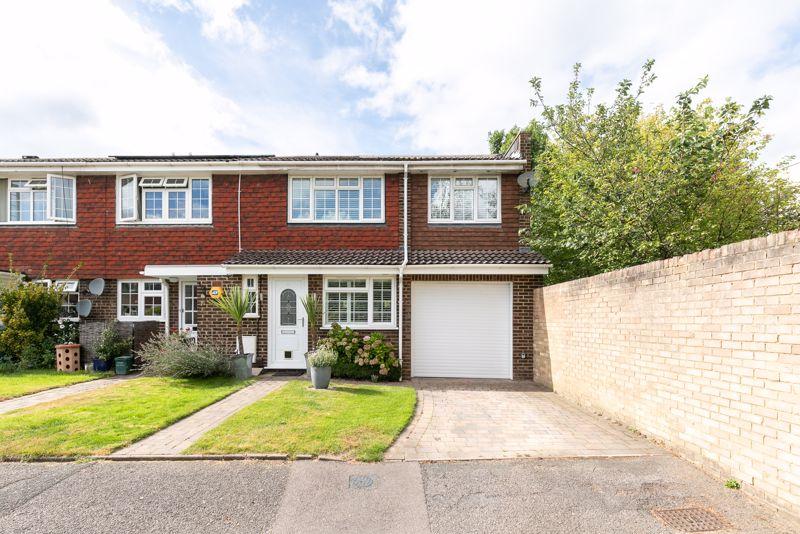 Mayfield Close, Walton-On-Thames 4 bed semi-detached house - £665,000