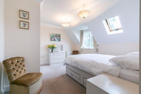 2 bedroom retirement property for sale - Bridge Street, Walton-On-Thames