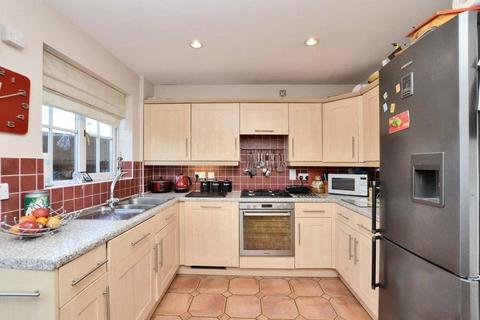 2 bedroom terraced house to rent - Tilia Close, Cheam, Sutton, SM1