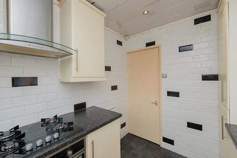 10 Crown Drive, Wyke, Bradford, BD12 8AT