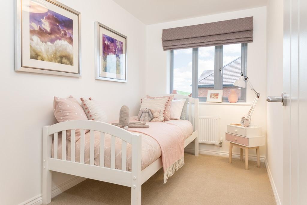 Ideal bedroom for young children or as a home office