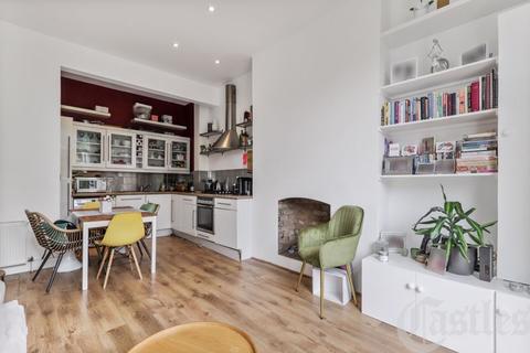 25b Albany Road, London, N4 4RR
