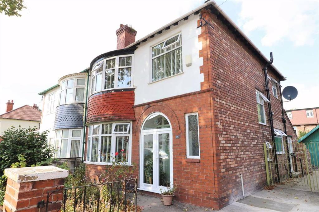Ruskin Road, Old Trafford, Trafford, M16 3 bed semidetached house £