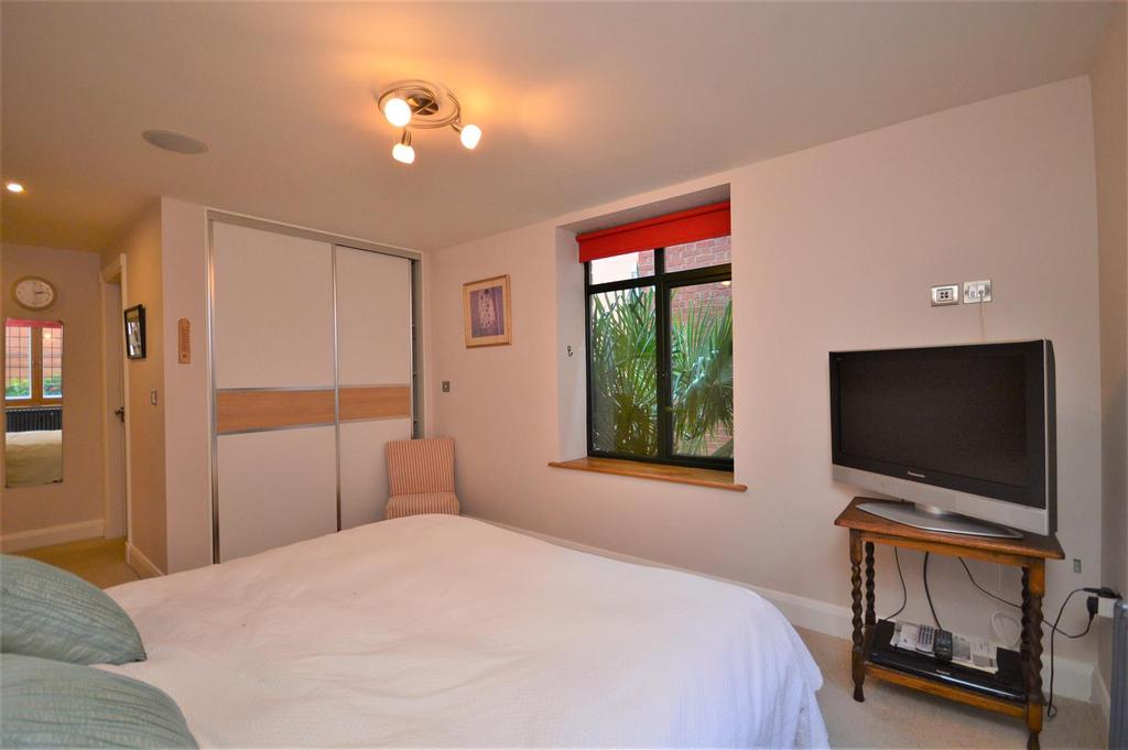 10 bed 1.JPG