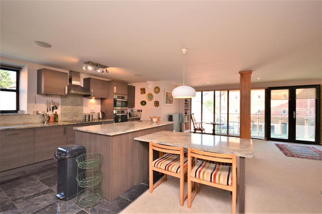 07 kitchen area.JPG
