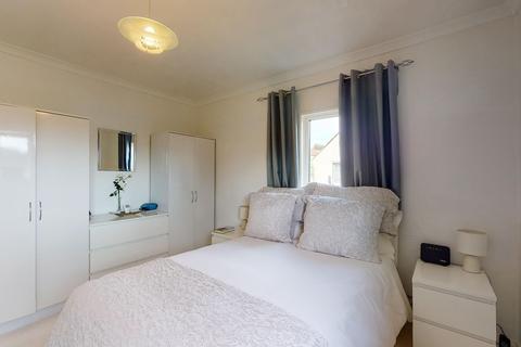 10 Roosevelt Road, Dover, CT16 2BT