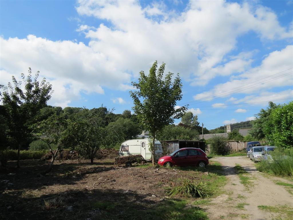 Station Road, St. Blazey, Par 3 bed end of terrace house £200,000