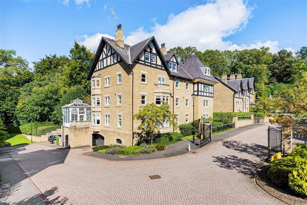 Portland Crescent, Harrogate, North Yorkshire 2 bed apartment £210,000