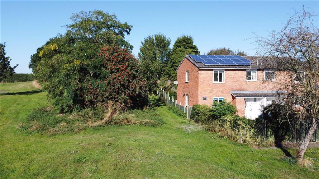 Overstone, Harlescott, Shrewsbury 4 bed end of terrace house £185,000