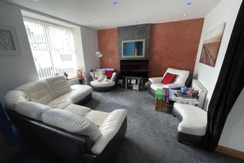 4 bedroom terraced house for sale, 39 High Street, Strathmiglo,