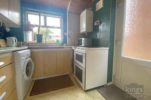 2 Latton Green, Harlow, CM18 7ES