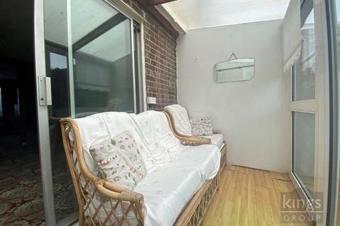2 Latton Green, Harlow, CM18 7ES