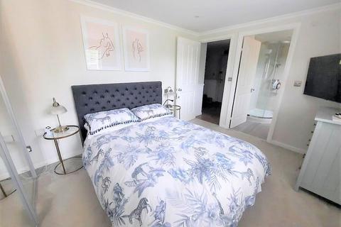 2 bedroom apartment to rent, Hoddesdon Road, Stanstead Abbotts, Ware