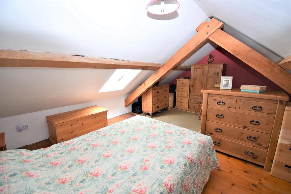 Bedroom 1 (Crogloft)