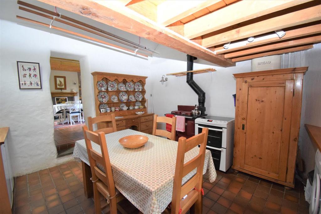 Kitchen3.jpg